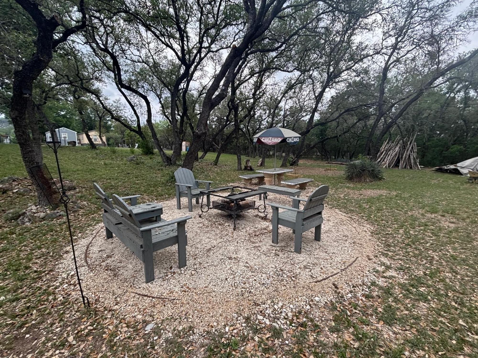 Tiny House - Our Little Piece Of Paradise Lakehills Buitenkant foto